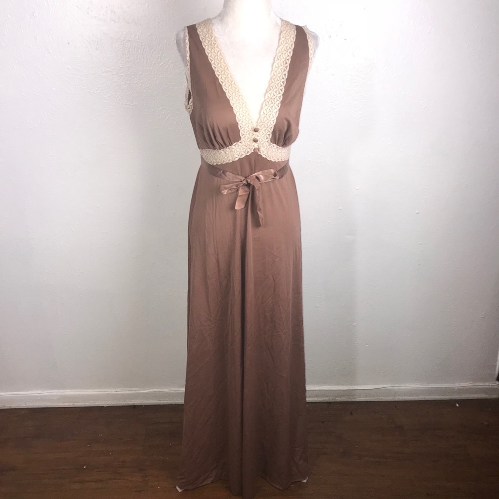Vintage Brown and Cream Lace Trim Nightgown
